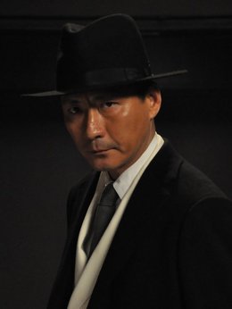 孤岛飞鹰剧情介绍_纵横剧情网