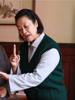 养母的花样年华剧情介绍_纵横剧情网