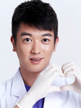 青年医生剧情介绍_纵横剧情网