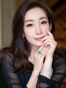 红玫瑰与白玫瑰剧情介绍_纵横剧情网