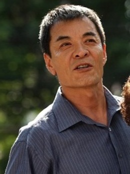 老爸回家剧情介绍_纵横剧情网