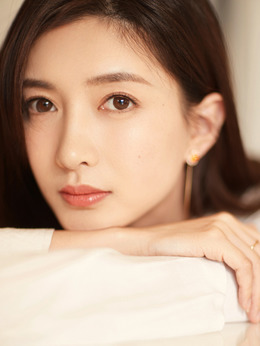 美女“如云”剧情介绍_纵横剧情网