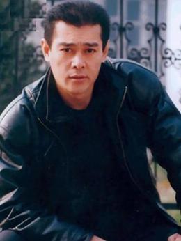 曾克林出关剧情介绍_纵横剧情网